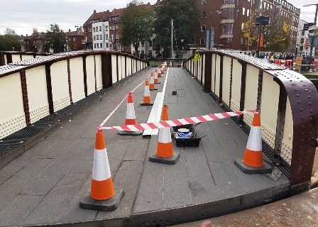 Prince Street Bridge lane marking